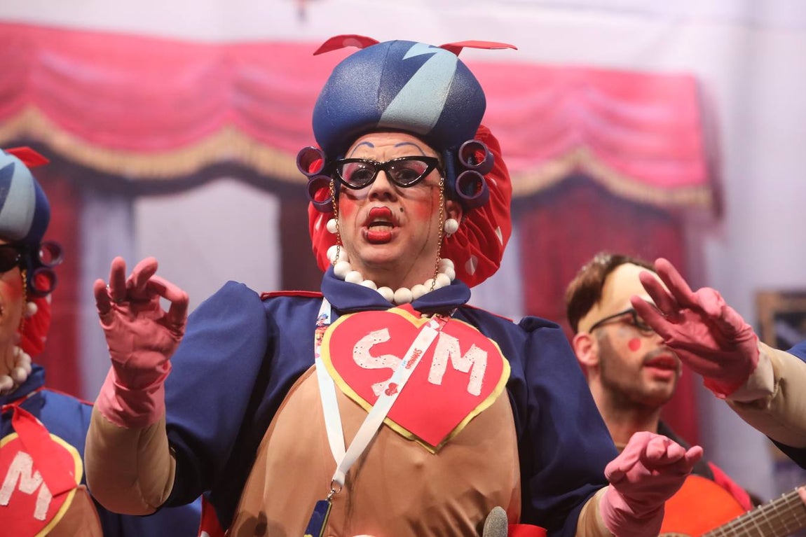 FOTOS: Chirigota &#039;Las supermamás&#039; en el COAC 2020