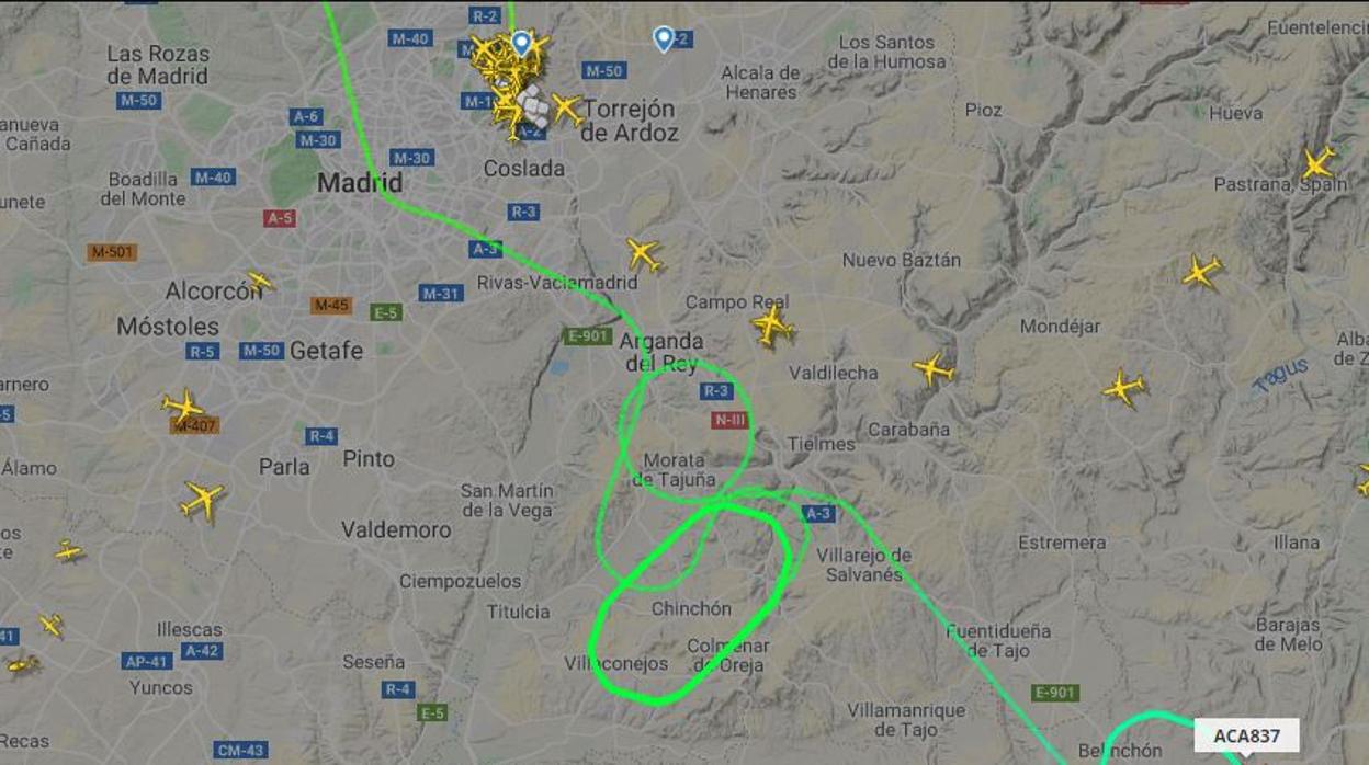 Fotogalería: máxima tensión en Barajas ante el inminente aterrizaje de emergencia de una avión comercial