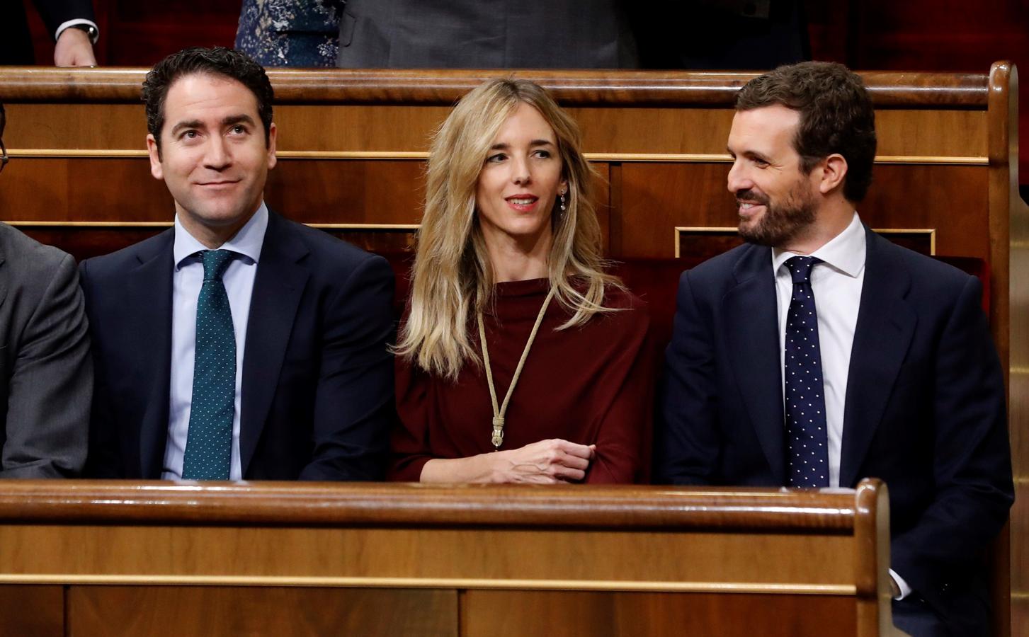 El líder del PP, Pablo Casado, y los diputados Cayetana Álvarez de Toledo y Teodoro García Egea, asisten a la apertura solemne de la XIV Legislatura.. 