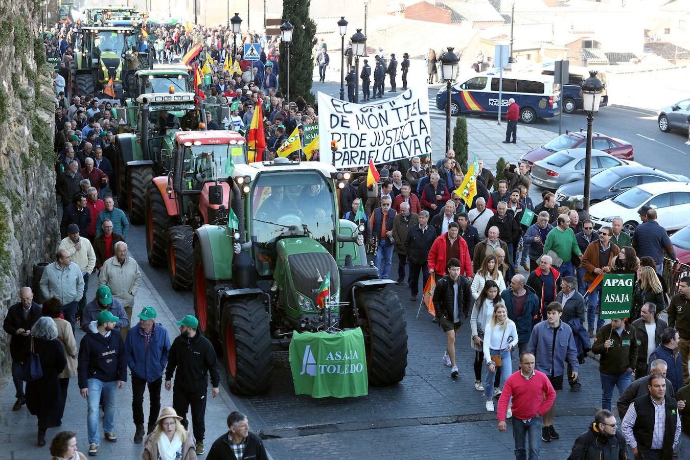 Las imágenes de la multitudinaria protesta de los agricultores y ganaderos en Toledo