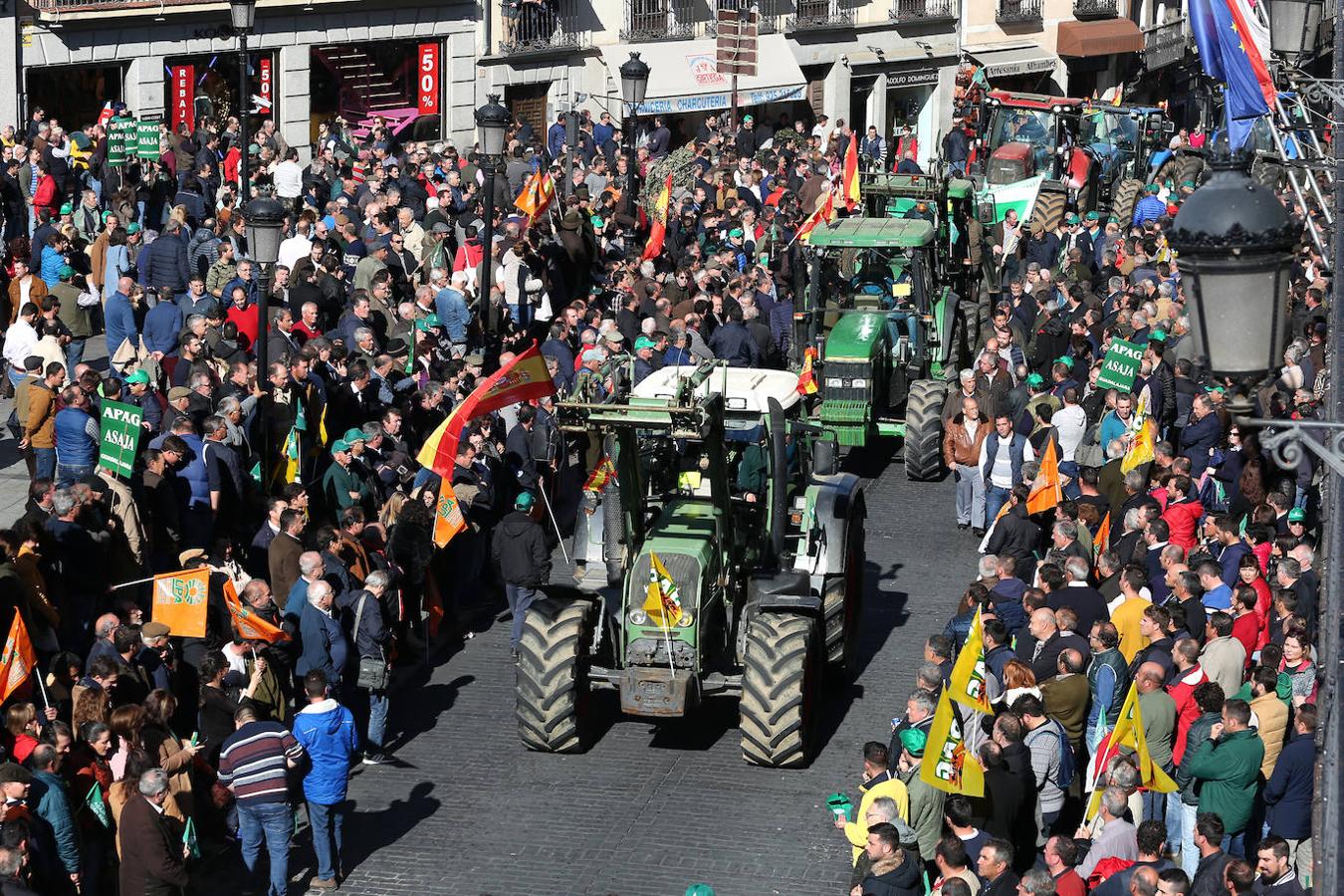 Las imágenes de la multitudinaria protesta de los agricultores y ganaderos en Toledo