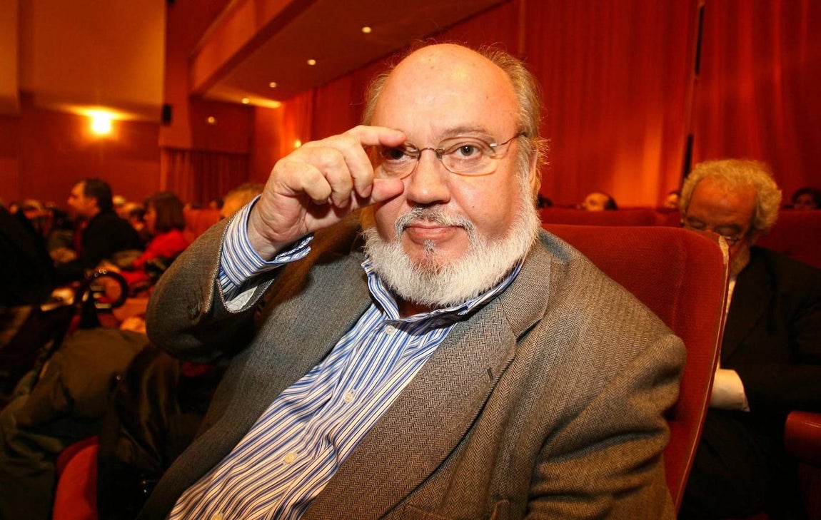 Director, productor, guionista, escritor, amante del vino (con una bodega en la que se volcó en sus últimos años)... Cuerda se alzó como un referente de varias generaciones del cine español. 