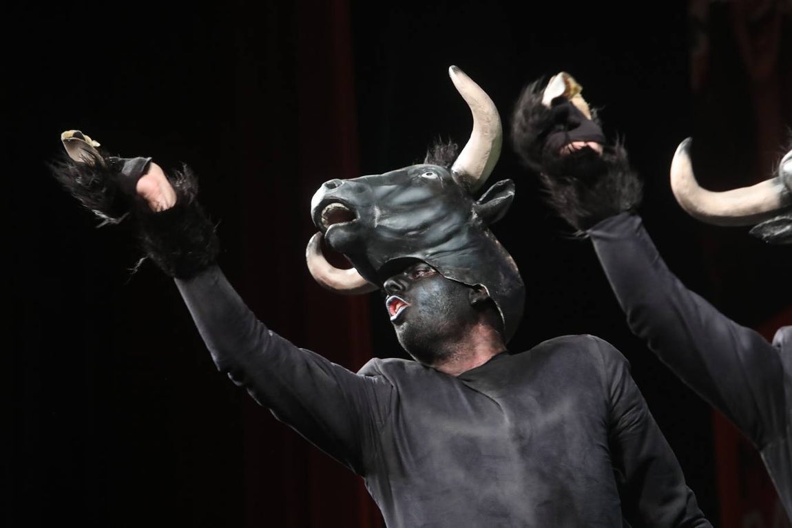 FOTOS: Chirigota Este año tenemos mucho ganao en el COAC 2020