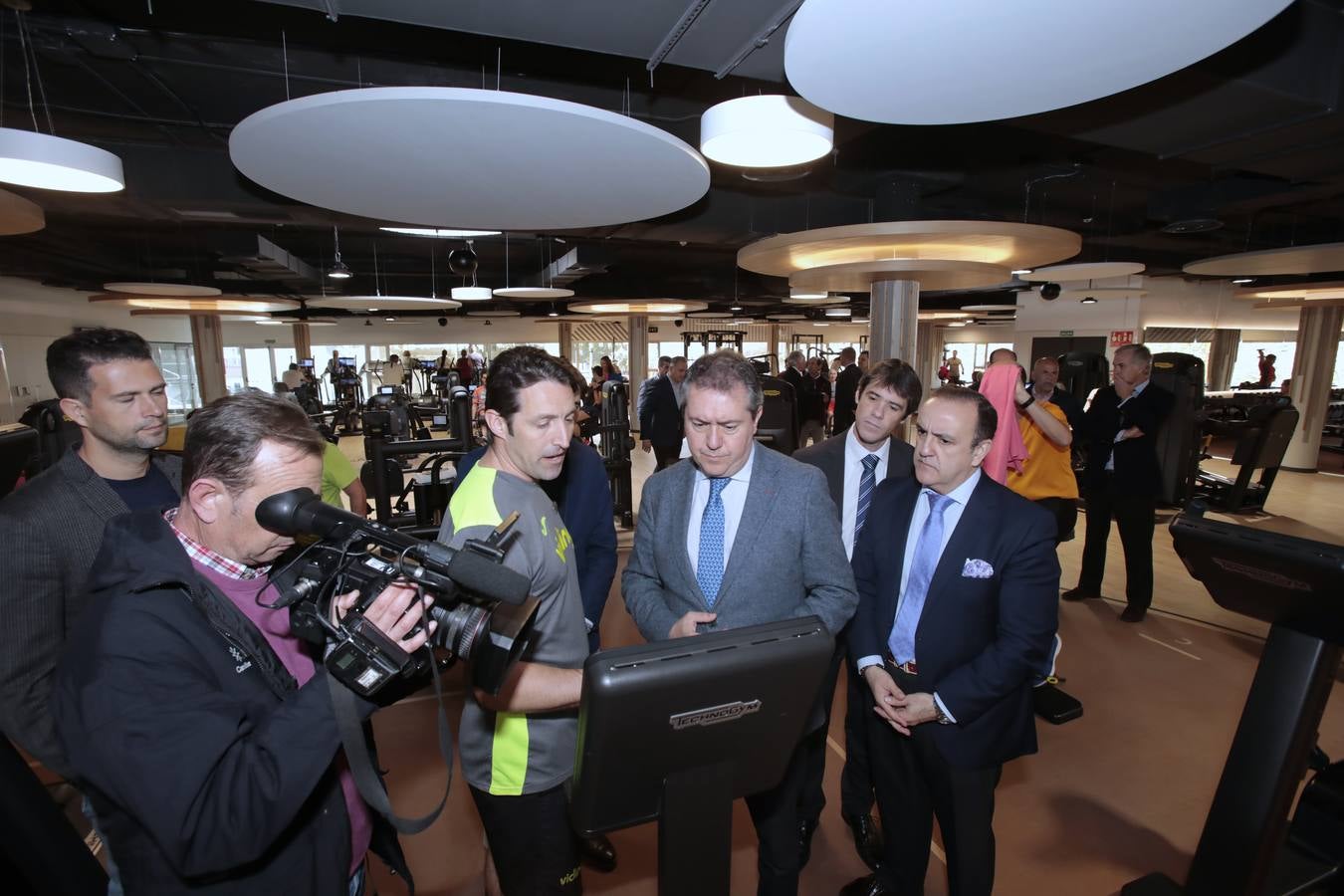 El centro deportivo Viding Piscinas Sevilla reestrena sus instalaciones