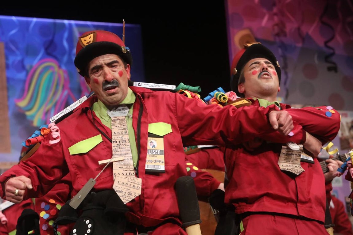 FOTOS: Chirigota Noche en el museo en el COAC 2020