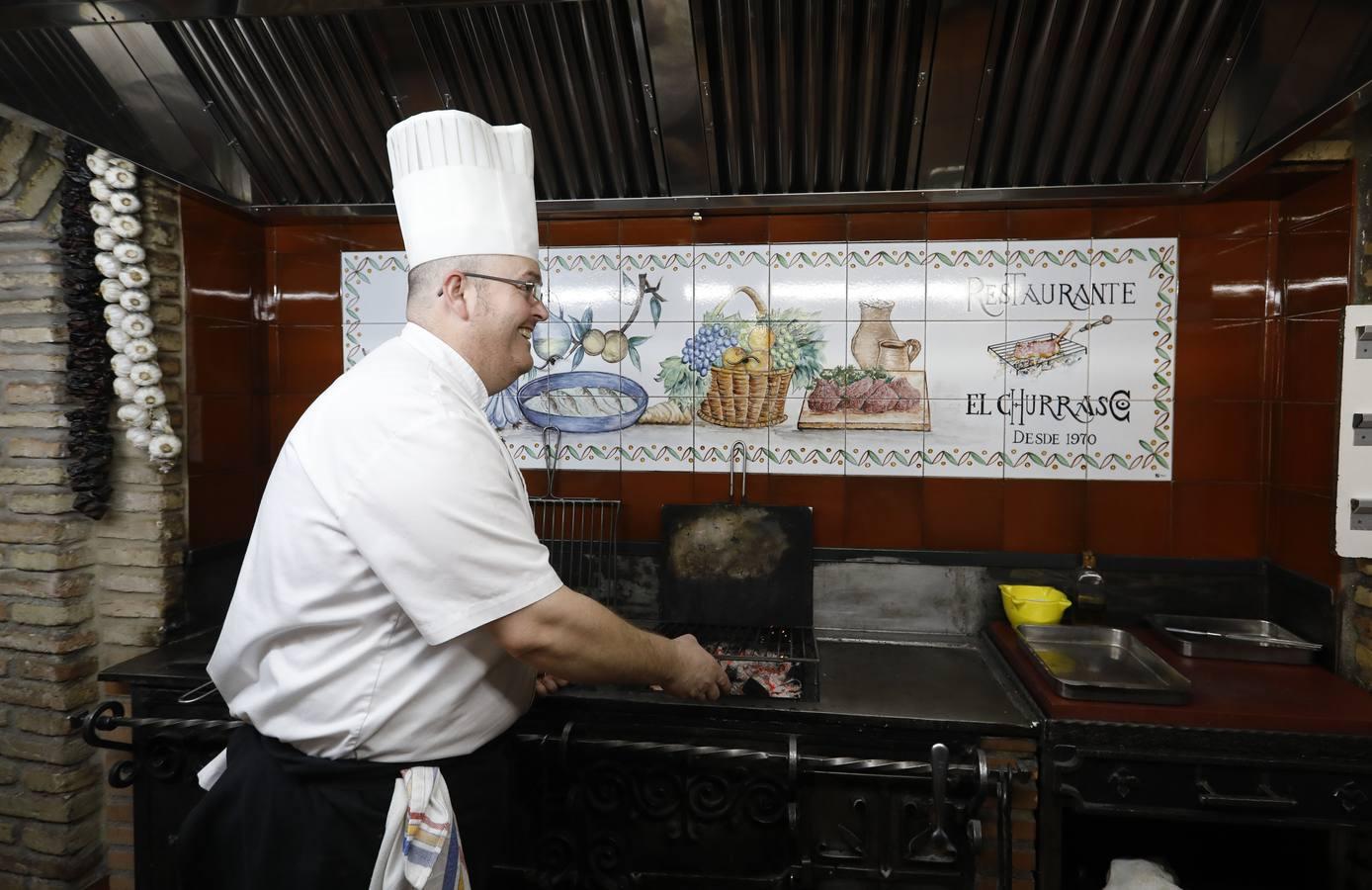 El Churrasco, templo de la cocina tradicional de Córdoba, en imágenes