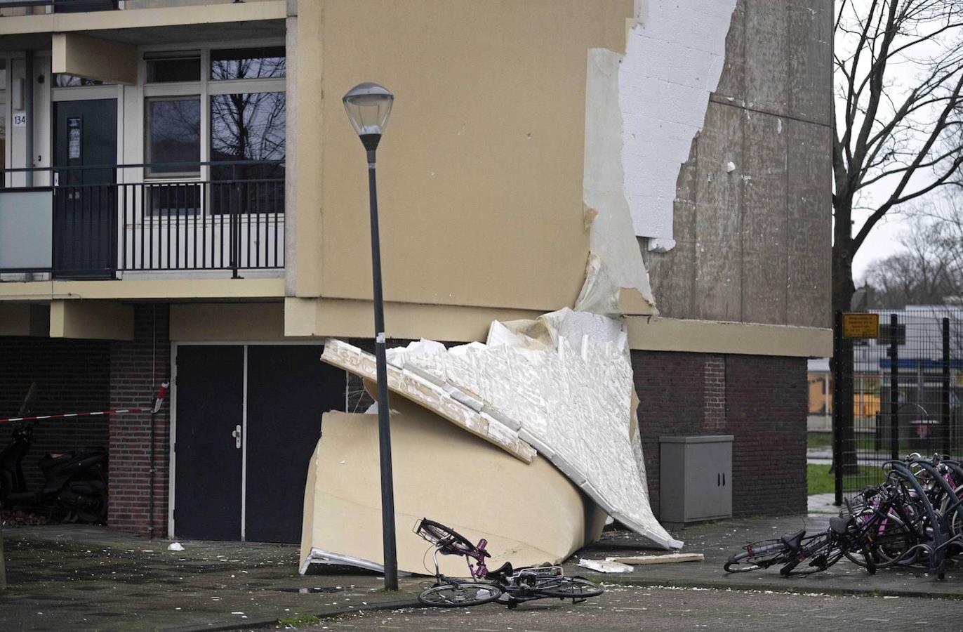 Una fachada de Harleem (Países Bajos) no ha resistido al paso de Ciara. 