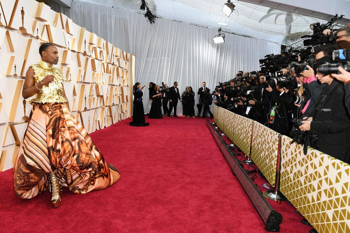 Billy Porter. El artista estadounidense volvió a dar la nota una vez más, en esta ocasión con <a href="https://www.abc.es/play/cine/oscars/abci-extravagante-vestido-billy-porter-alfombra-roja-oscar-202002100109_noticia.html" target="_blank">vestido de estilo barroco de Giles Deacon</a>. Una apuesta y reivindicación por el 'genderless' que a pocos sorprende ya y que tampoco está de más sobre una de las alfombras más clásicas de todos los tiempos.