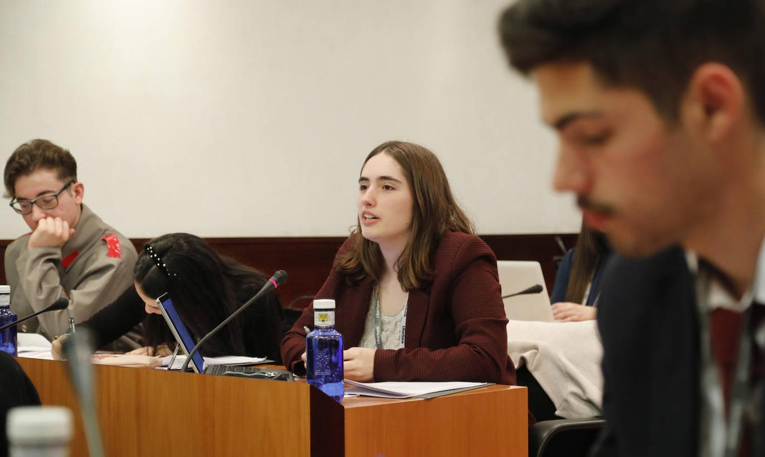 En imágenes: los universitarios debaten en las Cortes de Castilla-la Mancha