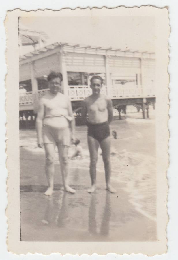 Padre e hijo en la playa