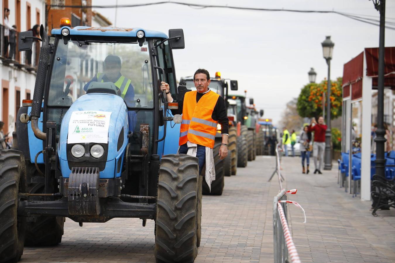 La protesta de los agricultores de Córdoba en Adamuz, en imágenes