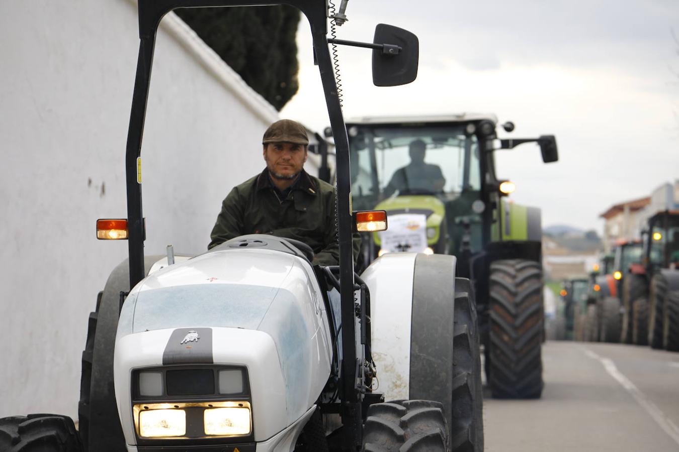 La protesta de los agricultores de Córdoba en Adamuz, en imágenes