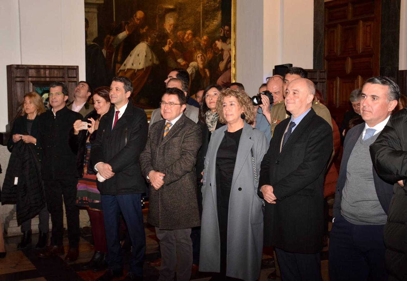 El pintor Alberto Romero entre los asistentes. 