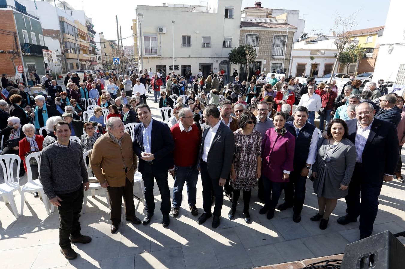 La inaguración de la nueva plaza de Valdeolleros, en imágenes