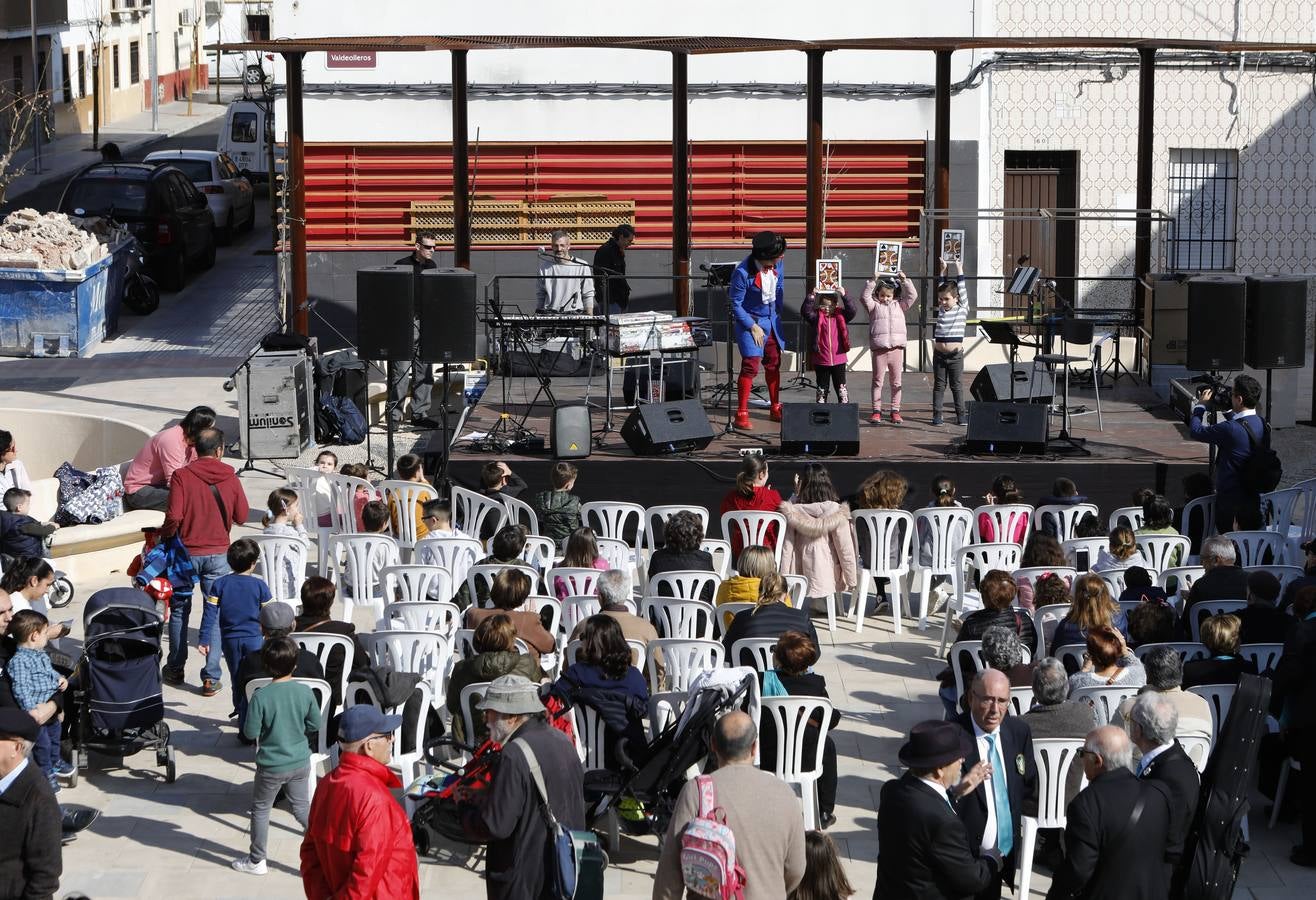 La inaguración de la nueva plaza de Valdeolleros, en imágenes