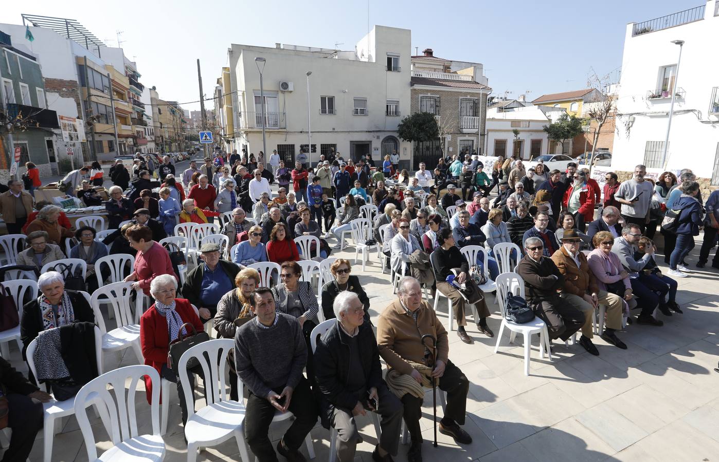 La inaguración de la nueva plaza de Valdeolleros, en imágenes