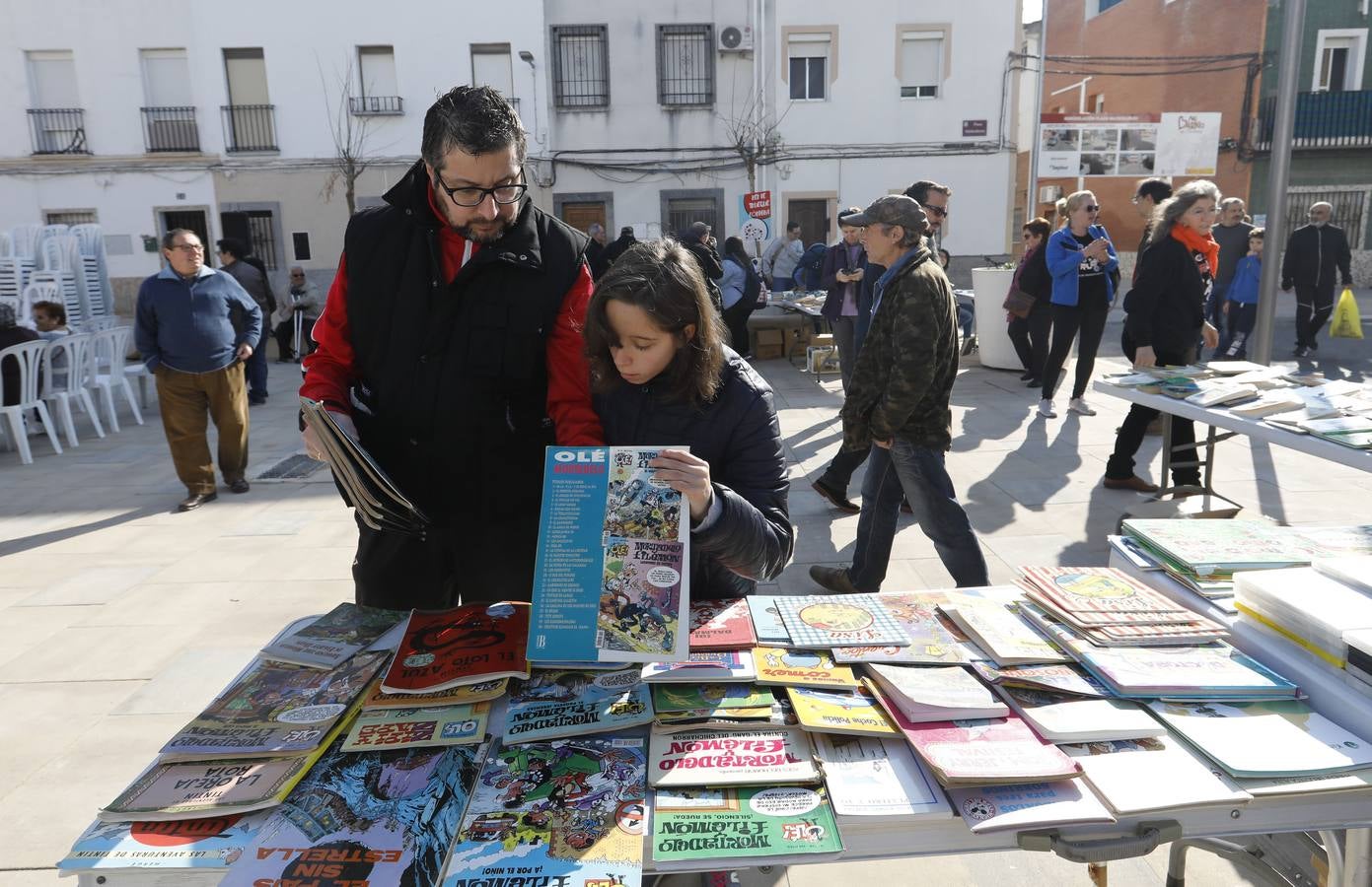 La inaguración de la nueva plaza de Valdeolleros, en imágenes