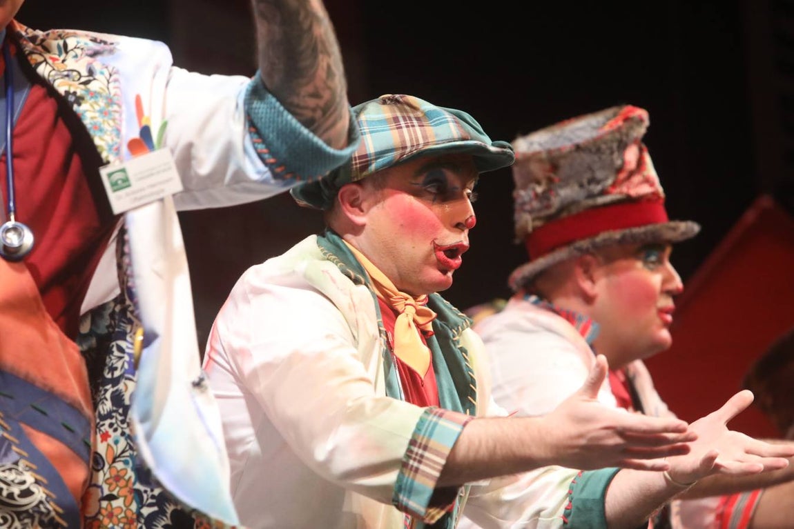 FOTOS: Comparsa Los tocaos del ala en el COAC 2020