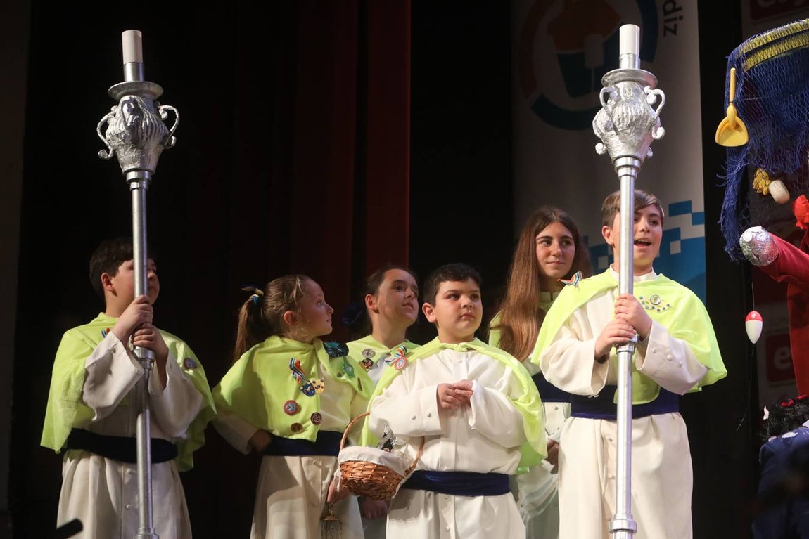 FOTOS: La chirigota Aquí estamos de paso el COAC 2020