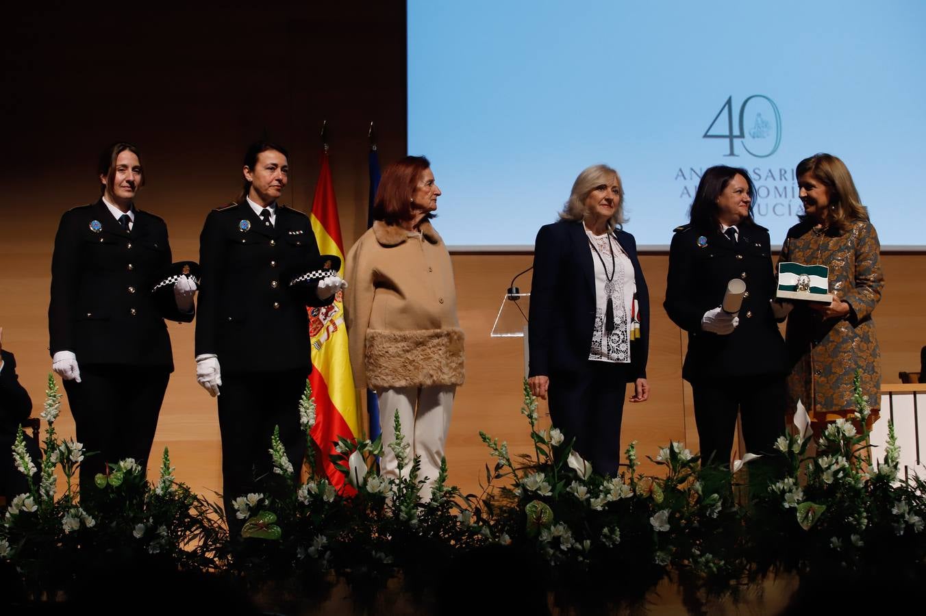 El acto de entrega de banderas de Andalucía en Córdoba, en imágenes