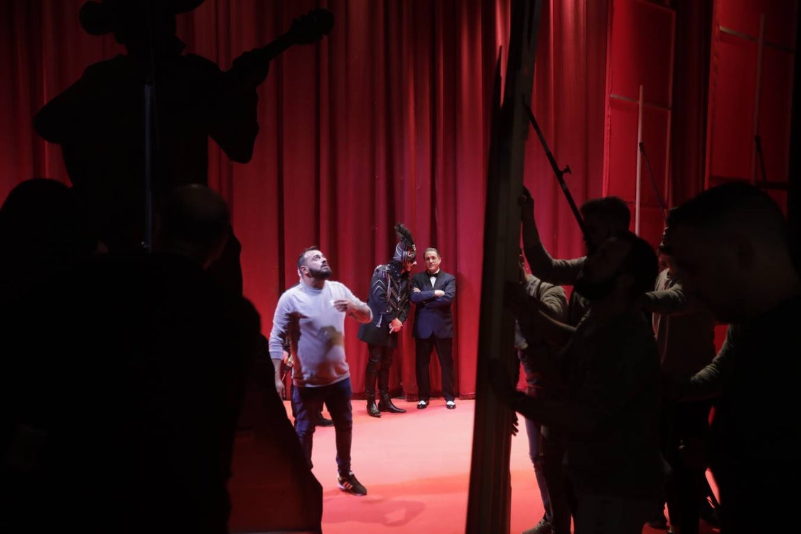 FOTOS: La antología de Juan Carlos Aragón levanta el Falla