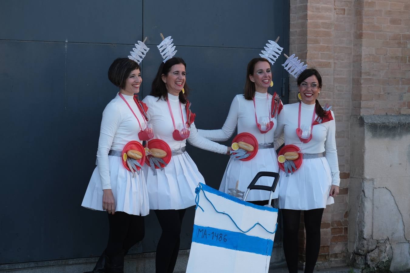 FOTOS: Gran ambiente en la Batalla de coplas del Carnaval de Cádiz 2020