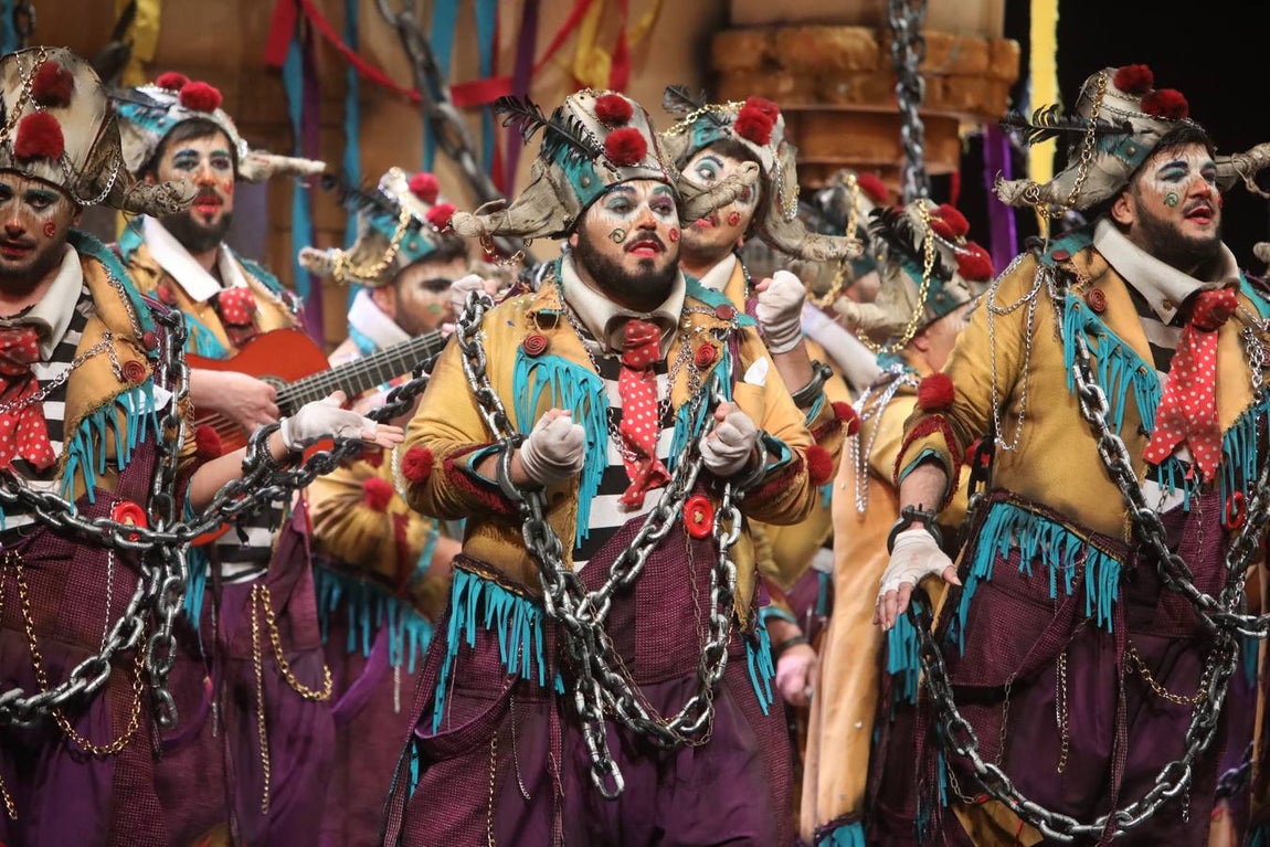 FOTOS: Comparsa Los Encaidenaos en el COAC 2020