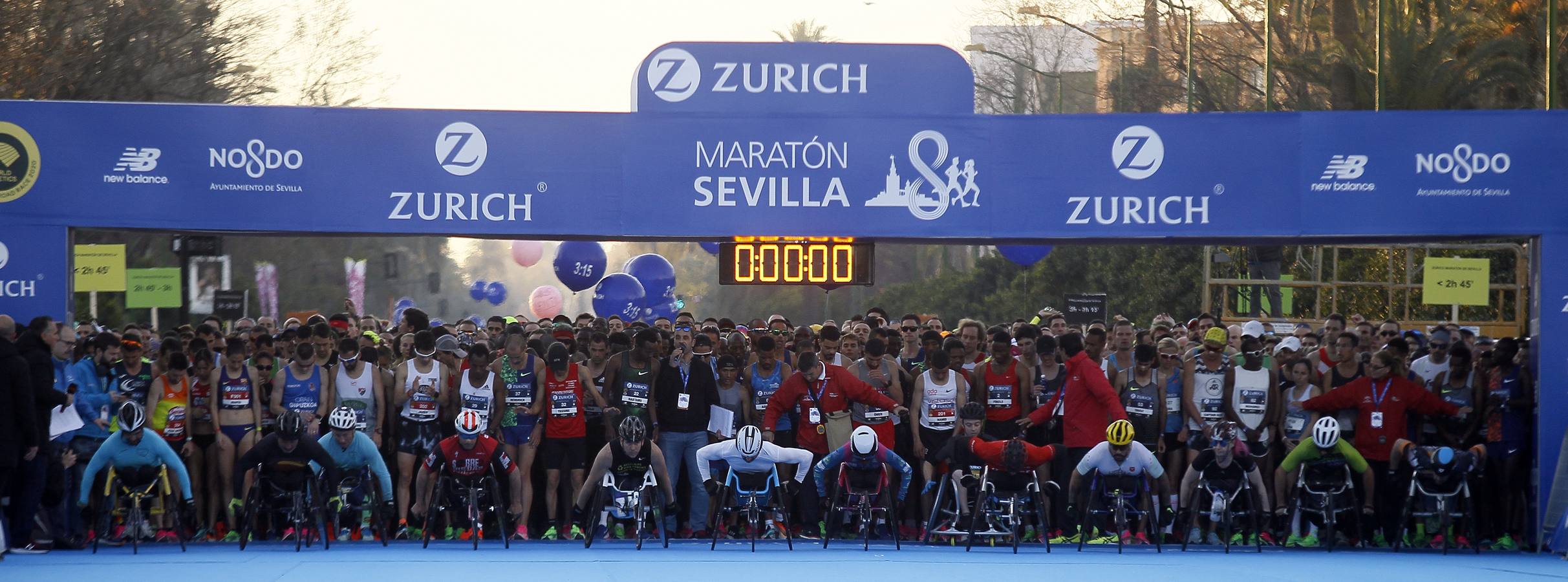 Gran ambiente en la salida del Zurich Maratón Sevilla 2020