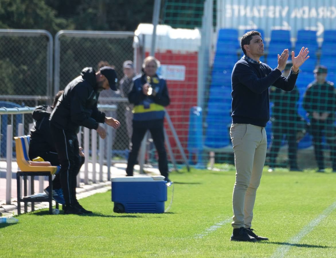 El Cádiz B-Córdoba CF y la afición blanquiverde, en imágenes