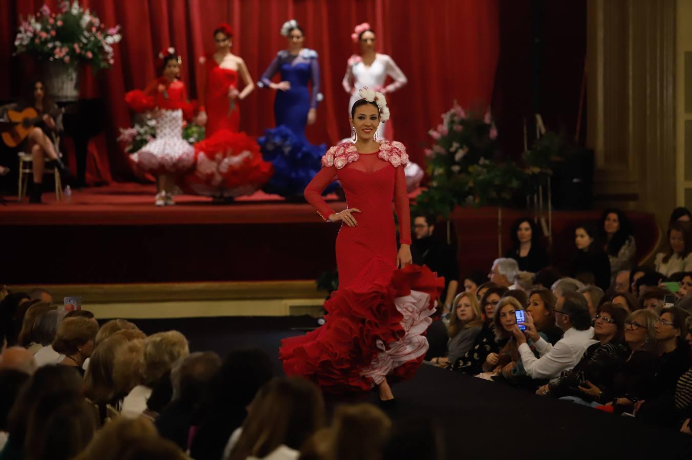 El desfile flamenco de Sara de Benítez en el Círculo de la Amistad, en imágenes