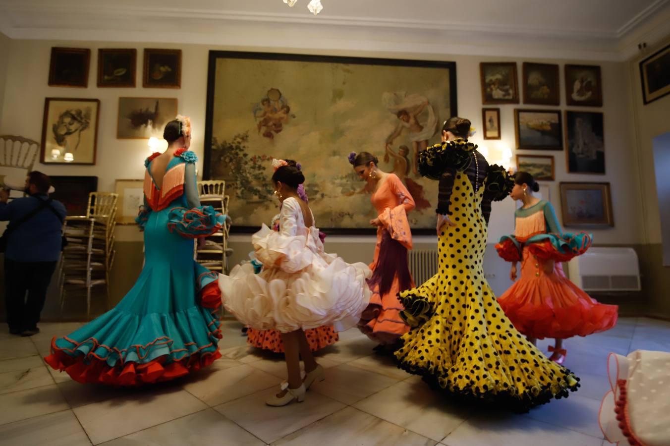 El desfile flamenco de Sara de Benítez en el Círculo de la Amistad, en imágenes