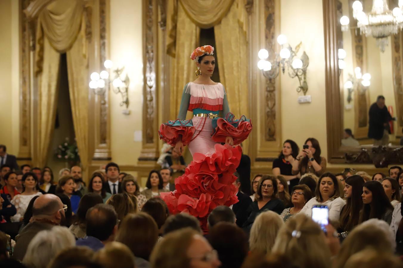 El desfile flamenco de Sara de Benítez en el Círculo de la Amistad, en imágenes