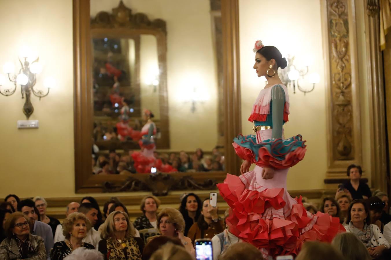 El desfile flamenco de Sara de Benítez en el Círculo de la Amistad, en imágenes