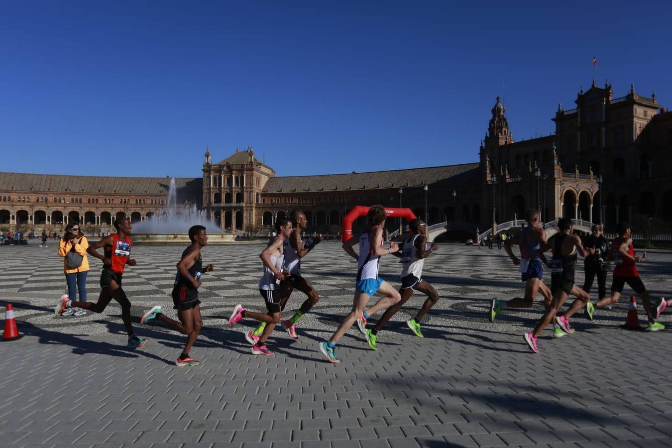 ¿Has corrido el Zurich Maratón Sevilla 2020? ¡Búscate! (I)