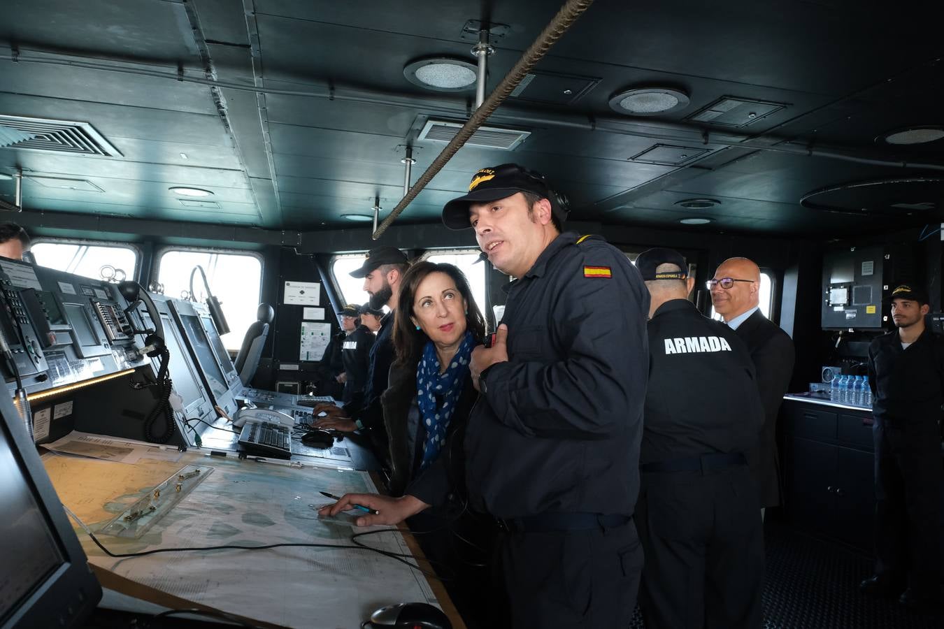 FOTOS: La ministra de Defensa participa en las maniobras Gruflex-20 en la Bahía de Cádiz