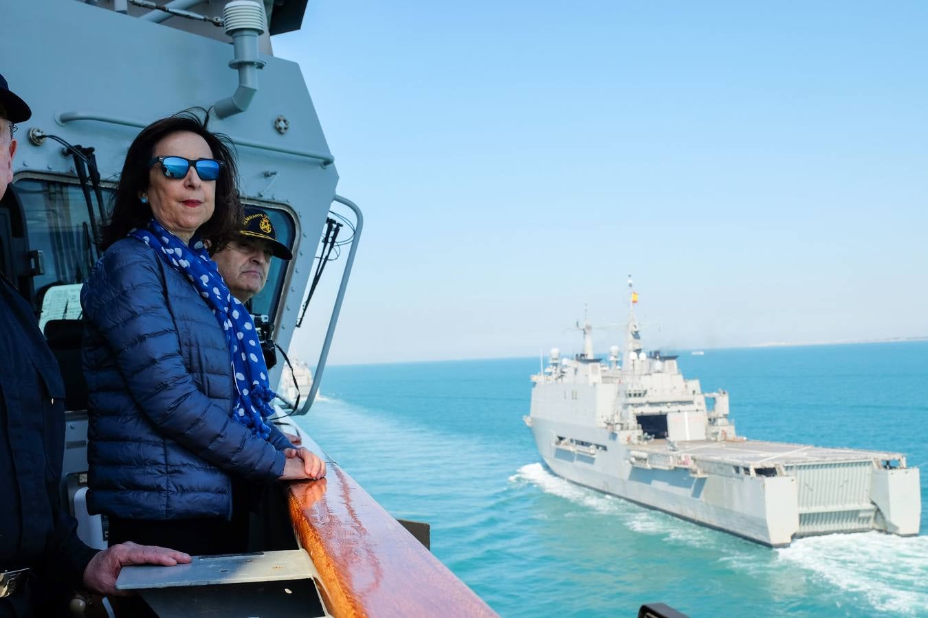 FOTOS: La ministra de Defensa participa en las maniobras Gruflex-20 en la Bahía de Cádiz