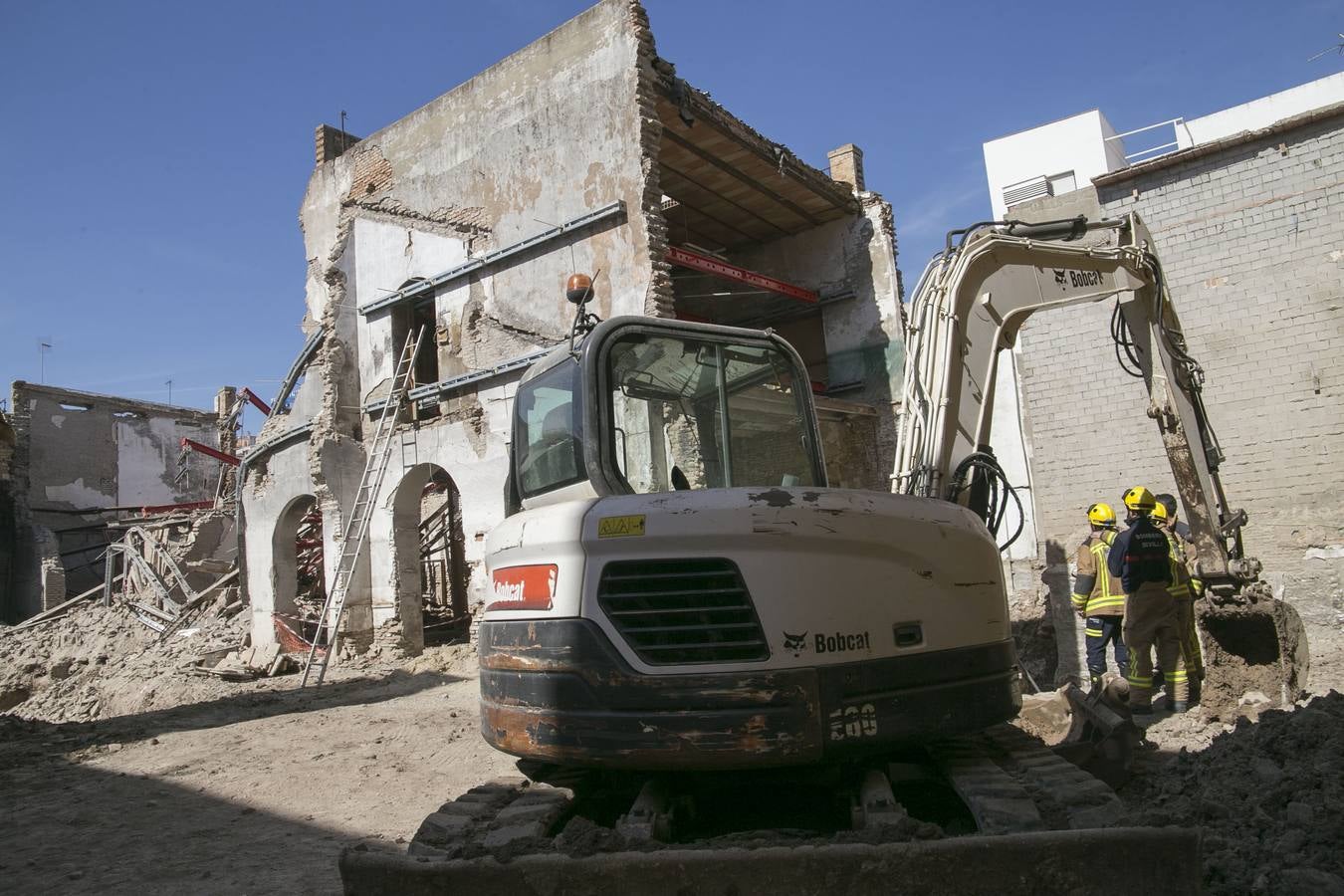 Imágenes del derrumbe que ha causado dos heridos en el Casco Histórico