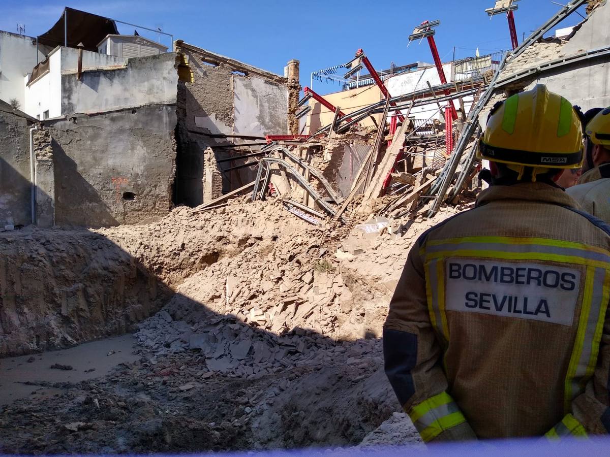 Imágenes del derrumbe que ha causado dos heridos en el Casco Histórico