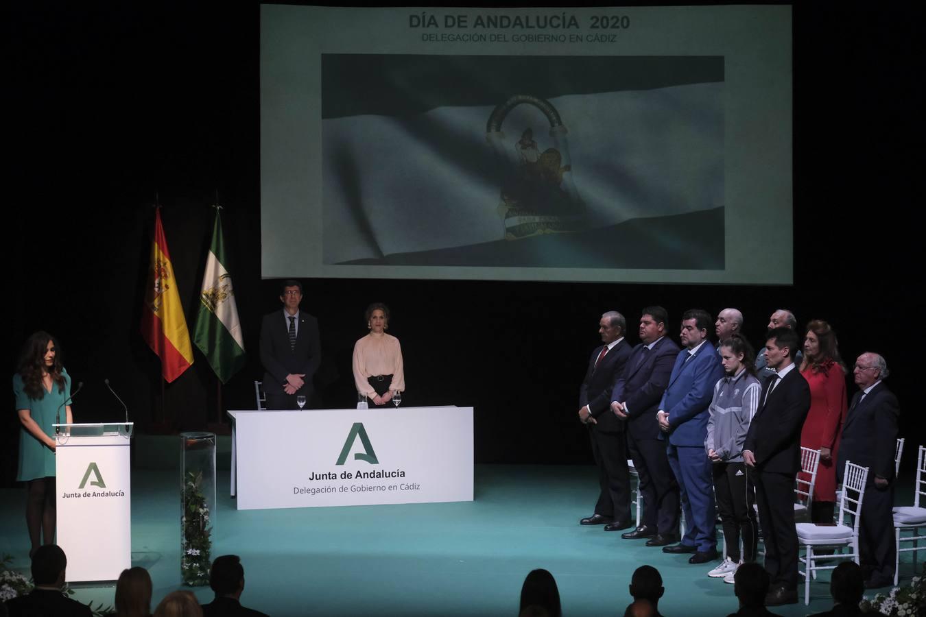 FOTOS: entrega de Banderas de Andalucía en el Teatro de Las Cortes de San Fernando