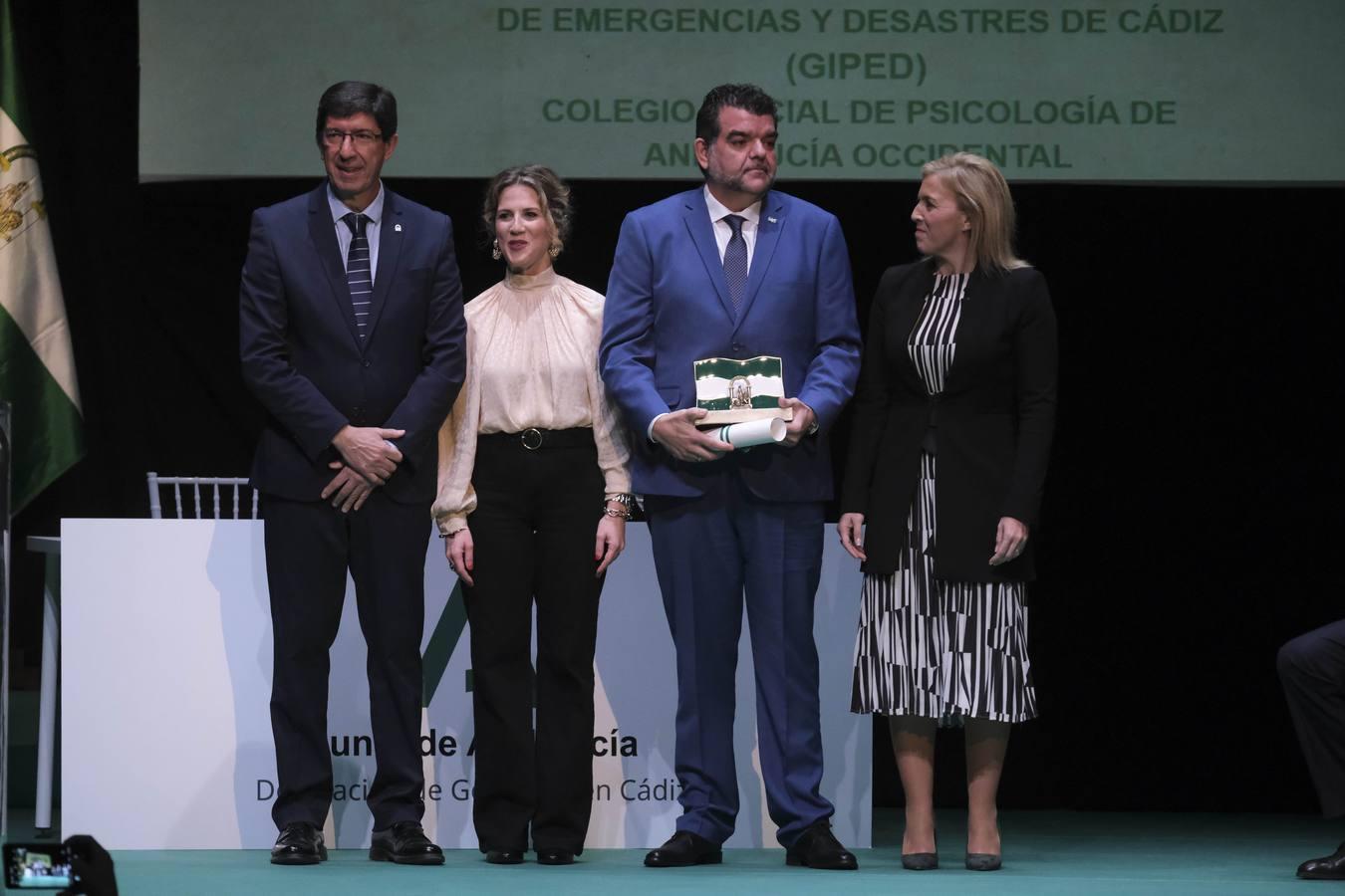 FOTOS: entrega de Banderas de Andalucía en el Teatro de Las Cortes de San Fernando