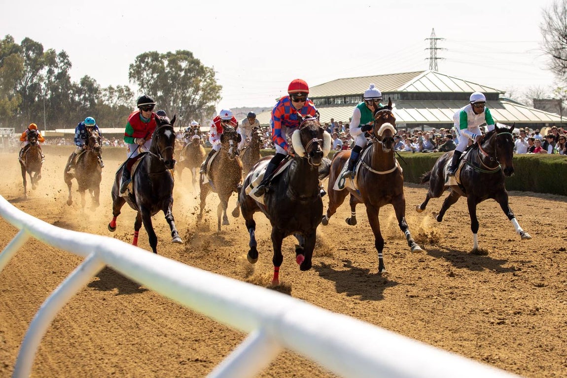 En imágenes, el inicio de las carreras de caballos de Pineda