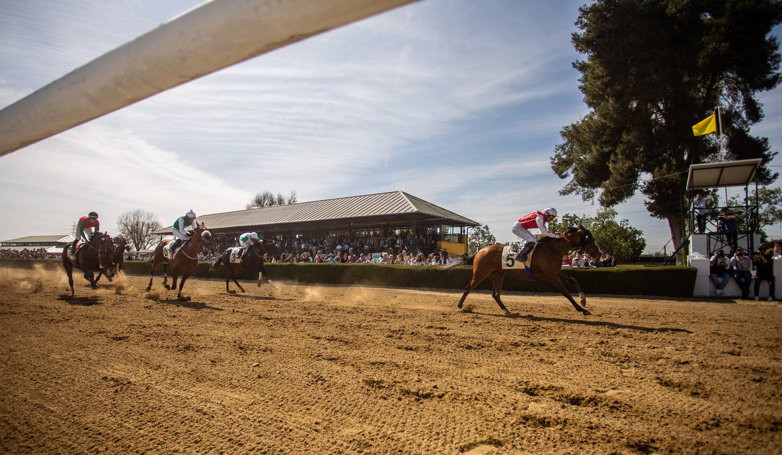 En imágenes, el inicio de las carreras de caballos de Pineda