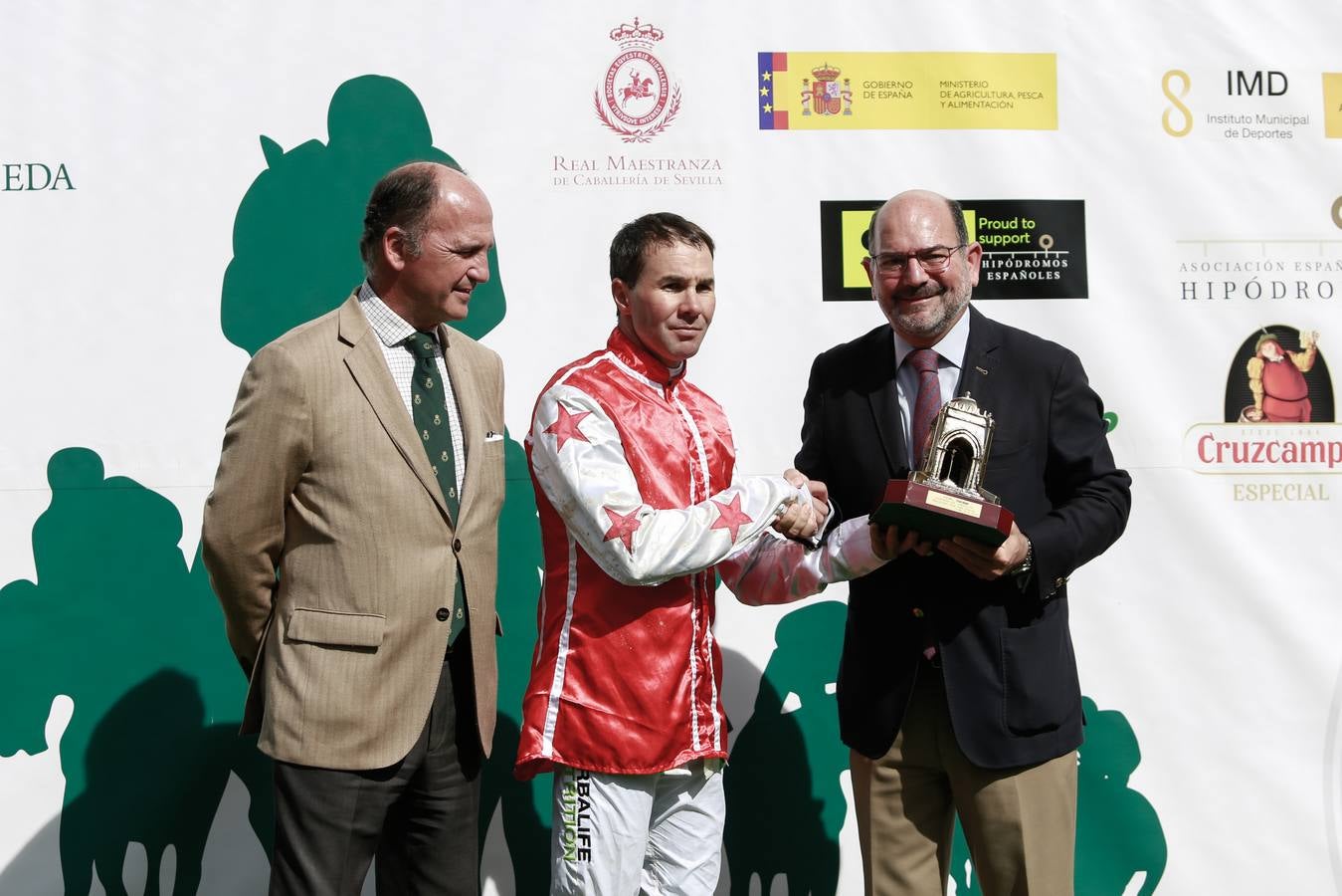 En imágenes, el inicio de las carreras de caballos de Pineda