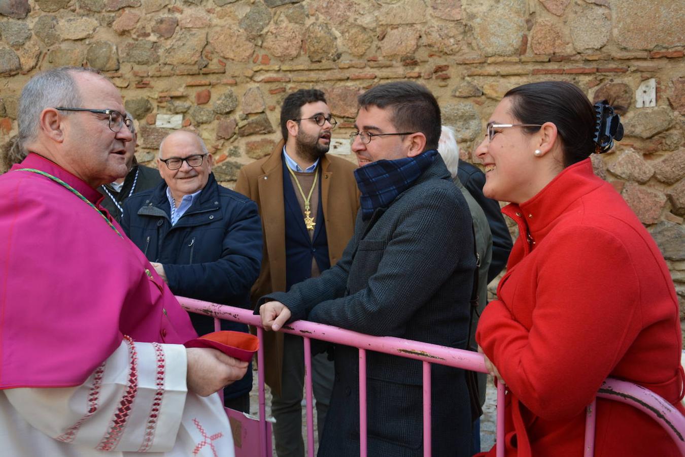 Las imágenes del recibimiento al nuevo arzobispo en la Puerta de Bisagra