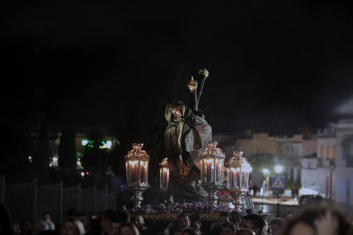 La lluvia impide el Vía Crucis de Itálica