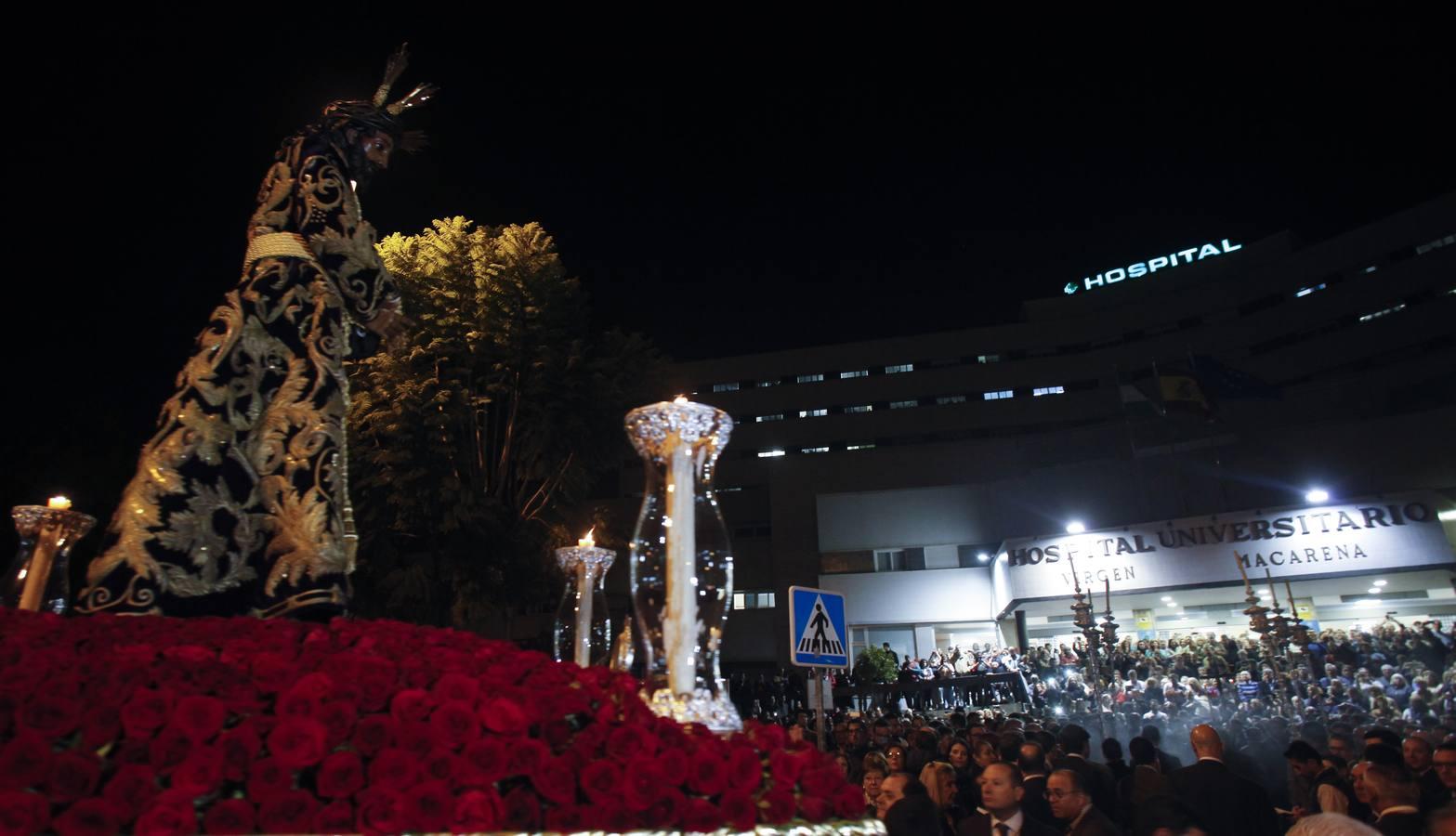 Las mejores imágenes del vía crucis del Señor de la Sentencia