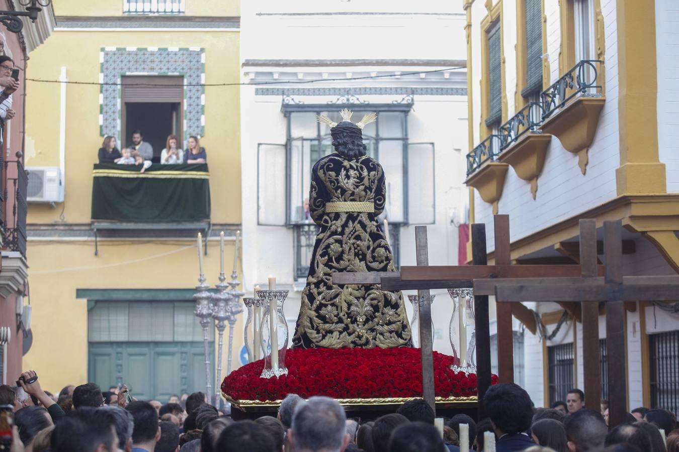 Las mejores imágenes del vía crucis del Señor de la Sentencia