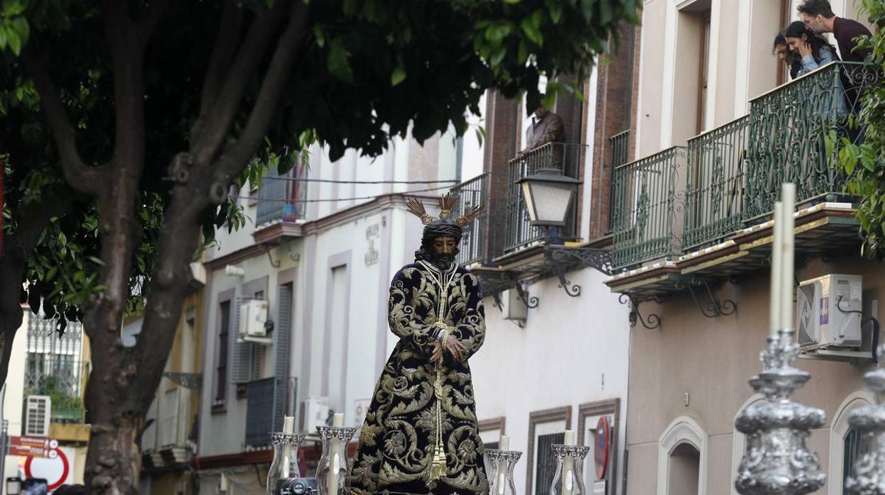 Las mejores imágenes del vía crucis del Señor de la Sentencia