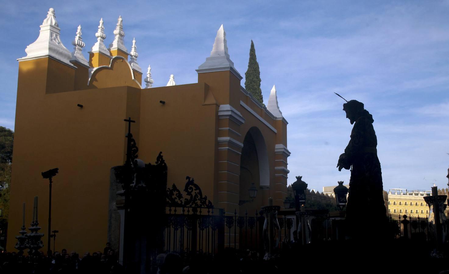 Las mejores imágenes del vía crucis del Señor de la Sentencia