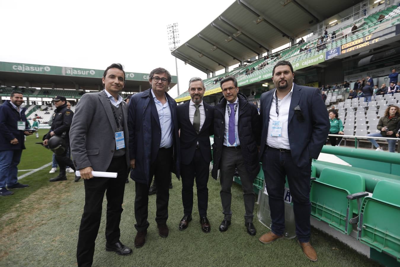 El ambiente en las gradas del estadio en el Córdoba CF-Algeciras, en imágenes